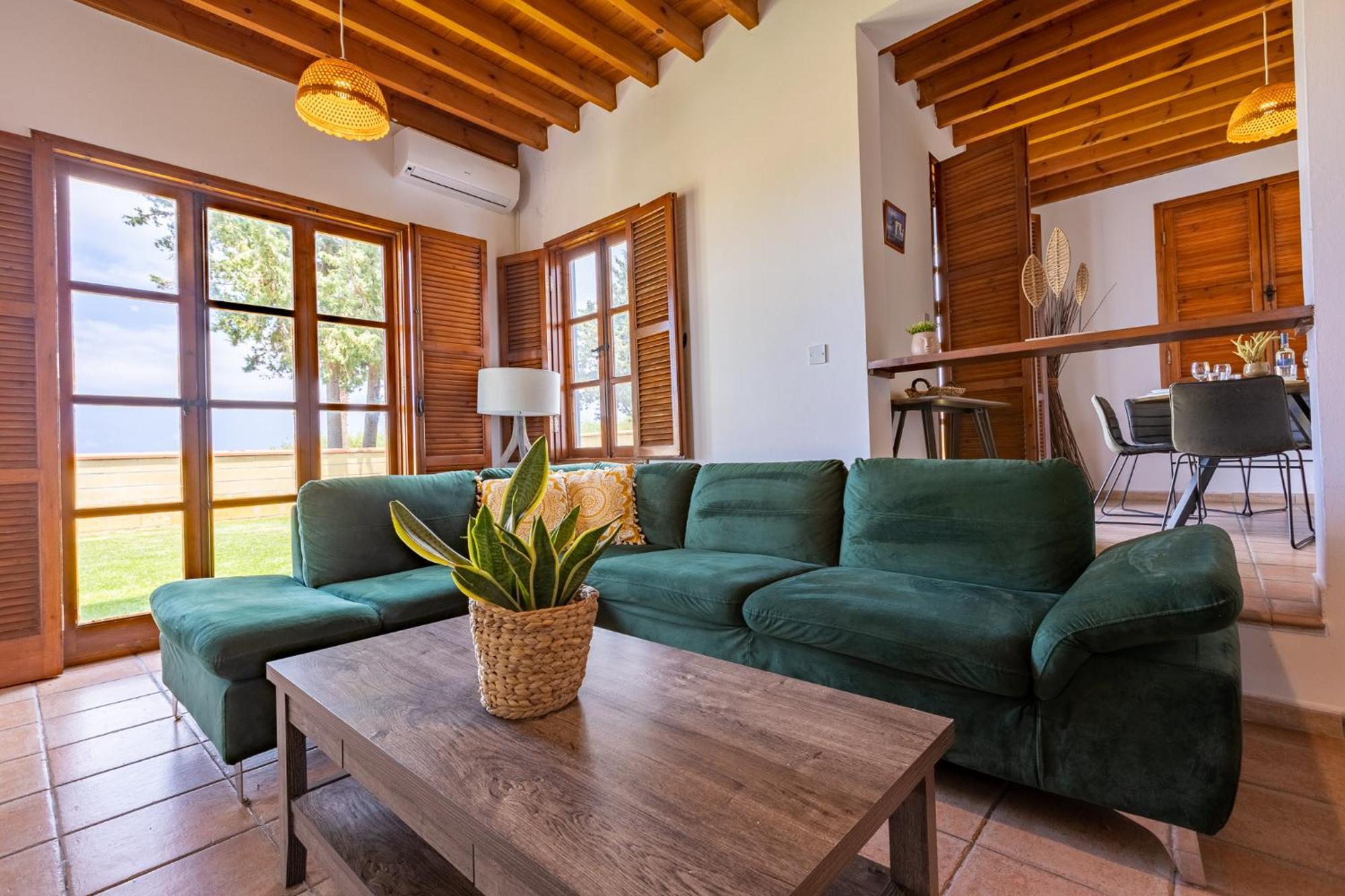 The Olympians Villas Polis ภายนอก รูปภาพ